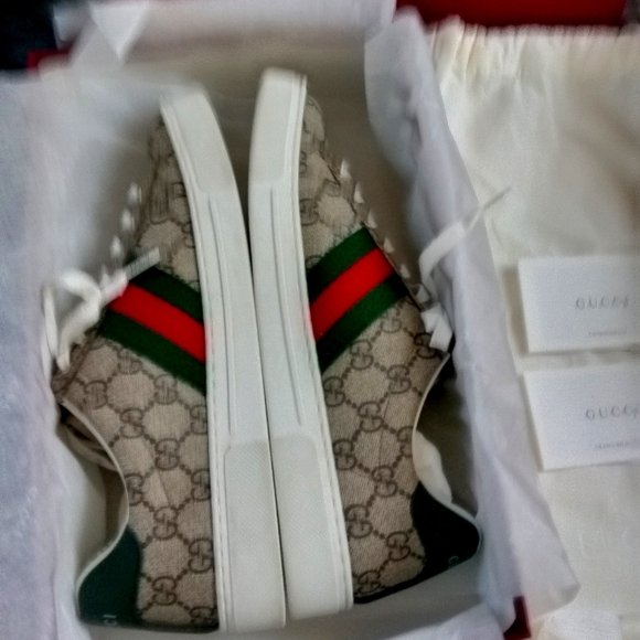 Gucci Womens Ace Low top sneakers - Picture 2 of 10
